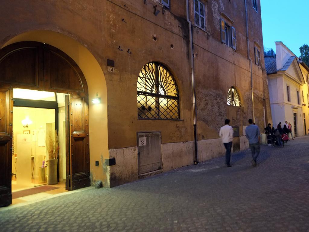 Casa Di Santa Francesca Romana A Ponte Rotto Bagian luar foto