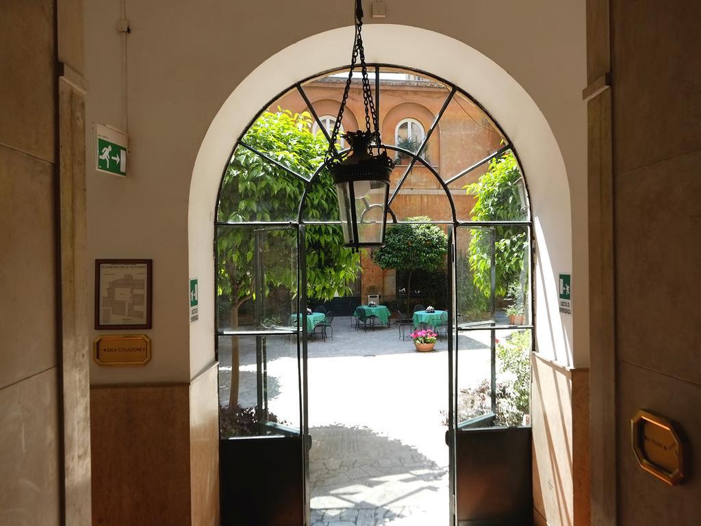 Casa Di Santa Francesca Romana A Ponte Rotto Bagian luar foto